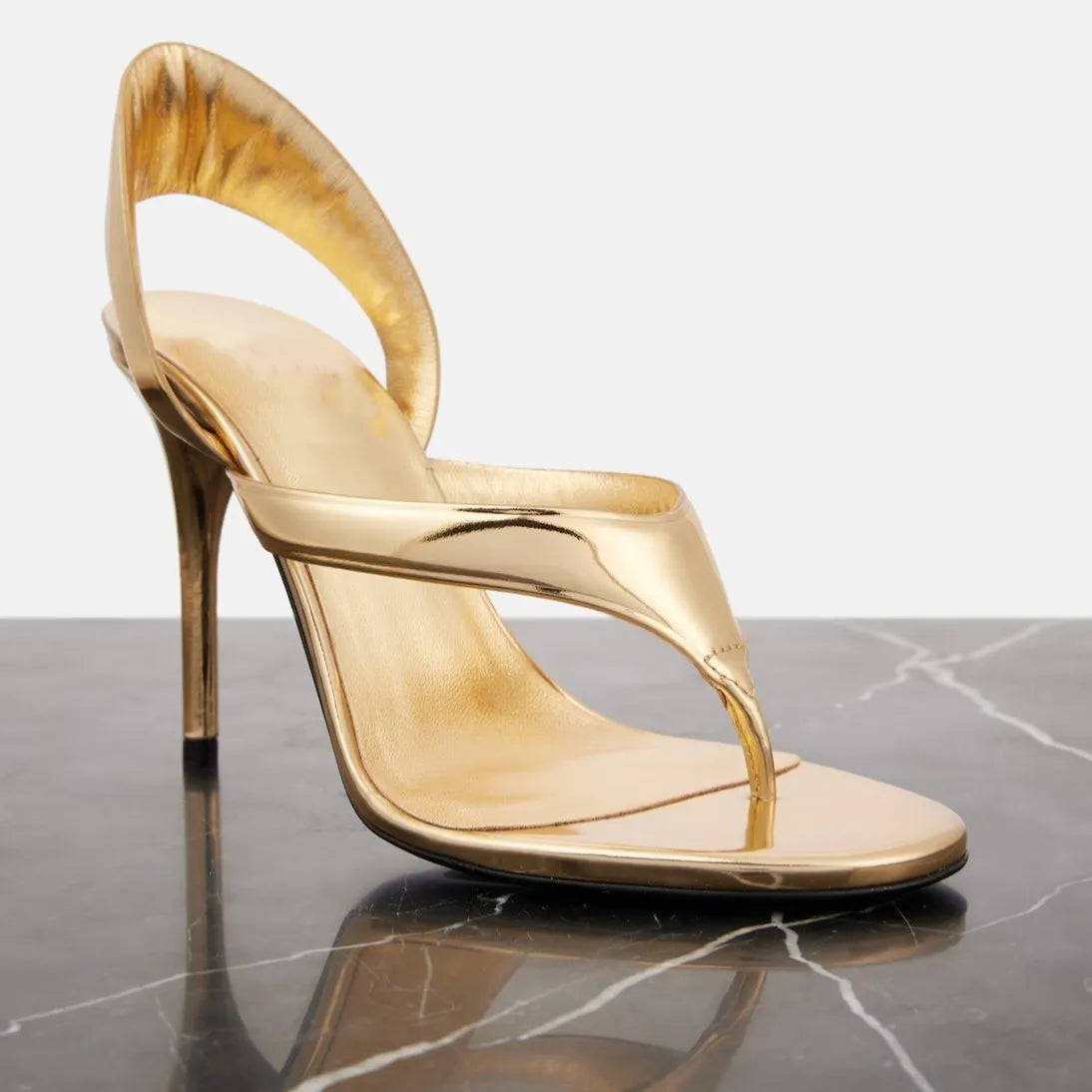 Sandales à talons aiguilles et bout ouvert