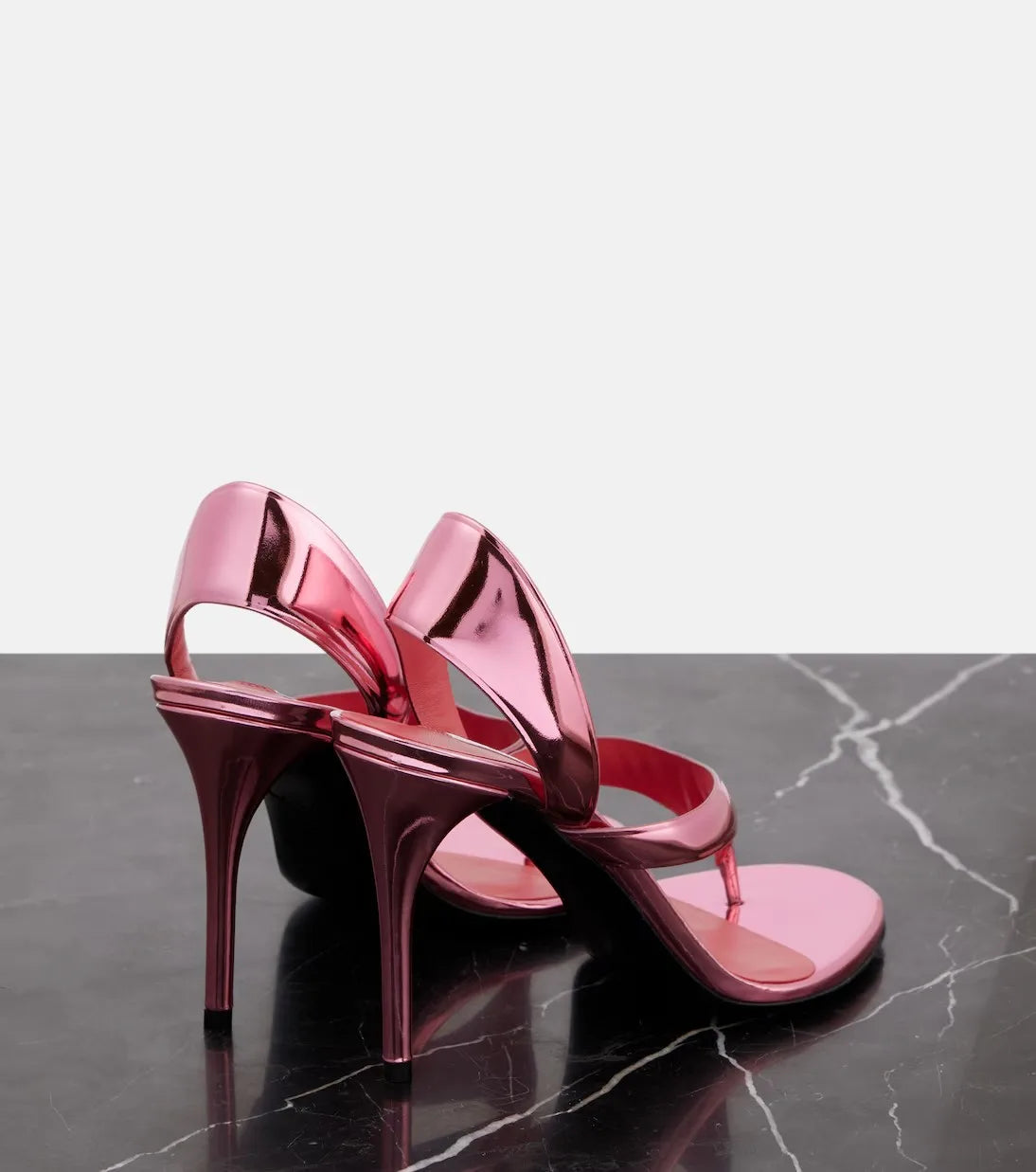 Sandales à talons aiguilles et bout ouvert