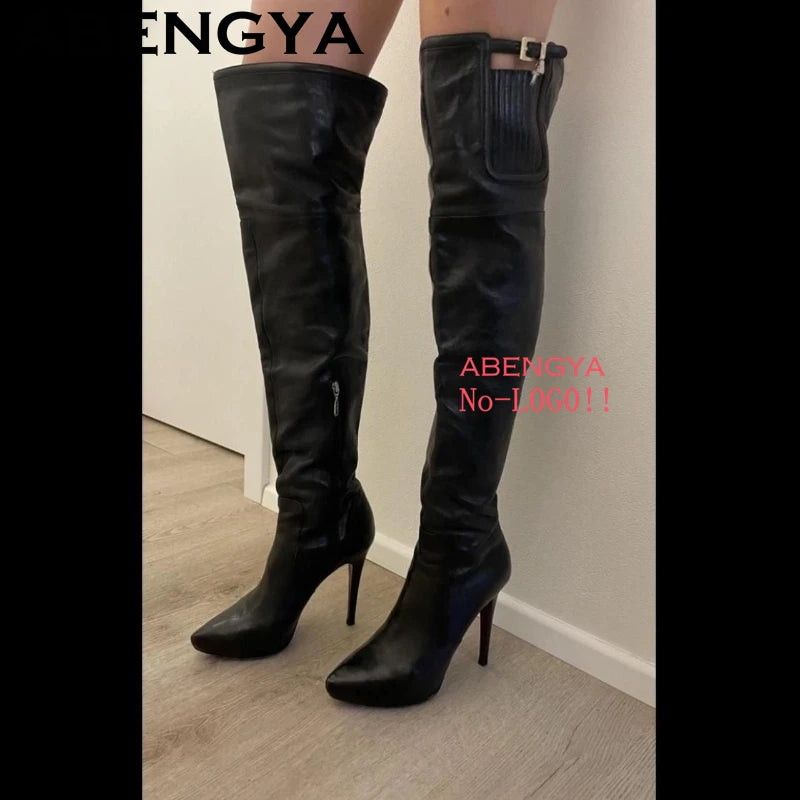 Bottes longues à bout pointu et talons hauts
