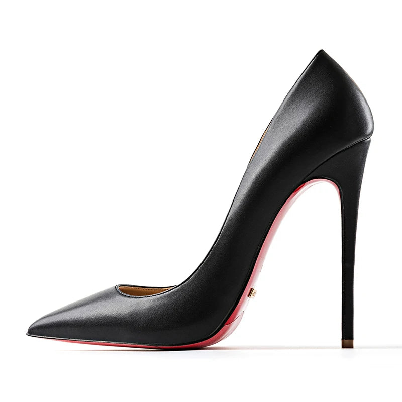 Escarpins à talons hauts de 12 cm noires et mates, à bout pointu