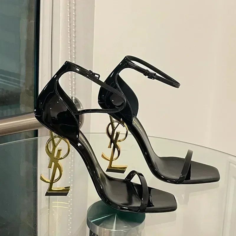 Talons hauts noirs sexy, escarpins pointus en daim, élégantes