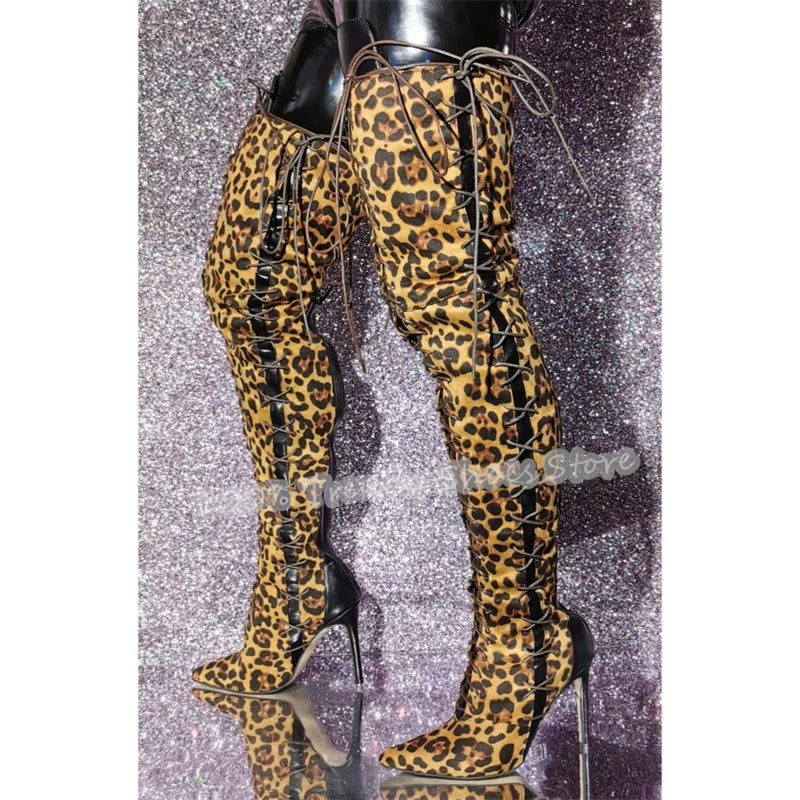 Bottes sexy à talons hauts et bout pointu