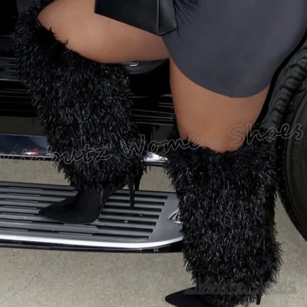 Bottes hautes en plumes