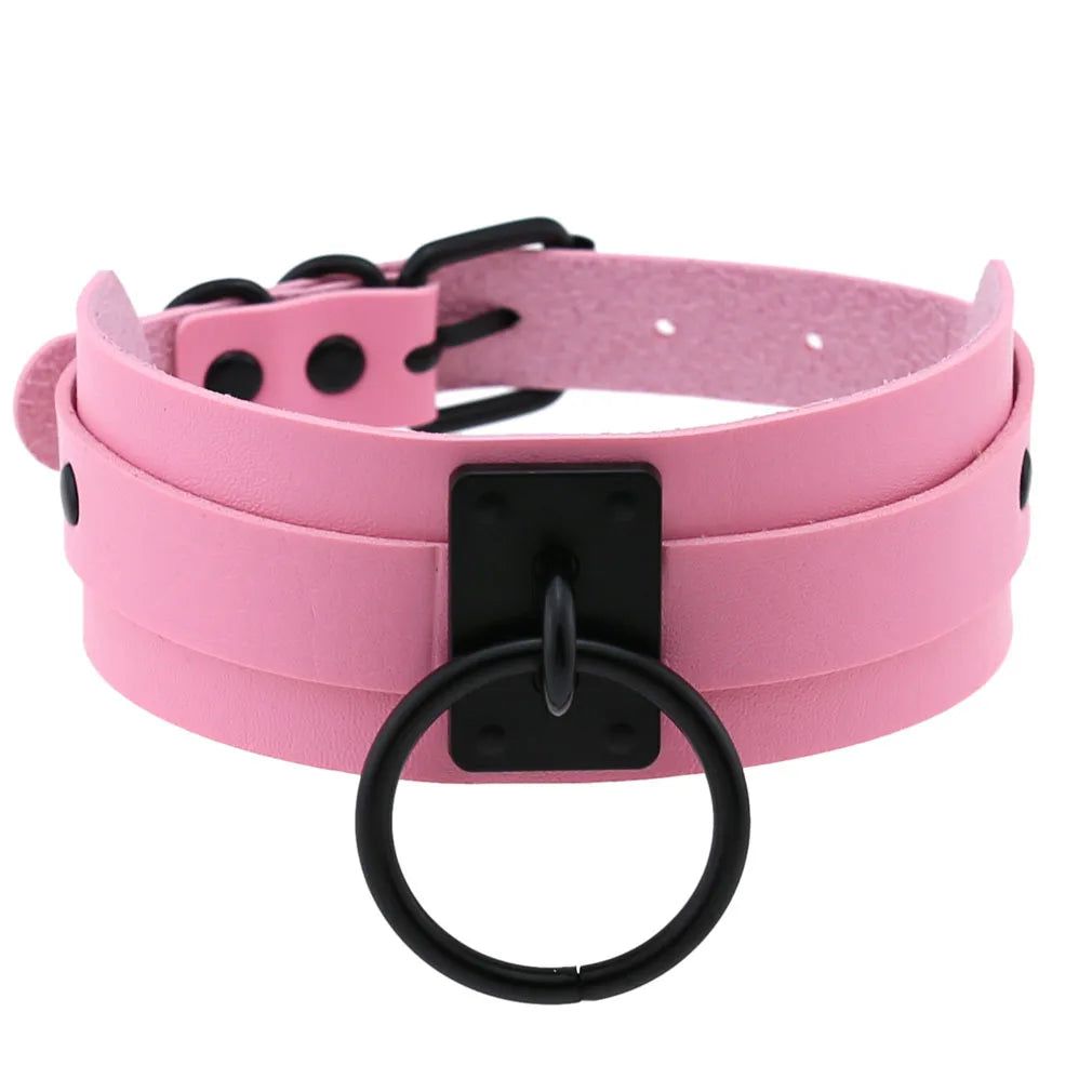 Collier ras du cou noir rond en métal et cuir