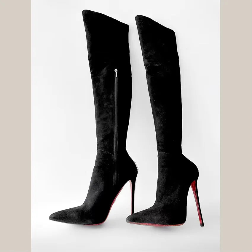 Bottes hautes en daim noir cuissardes à bout pointu