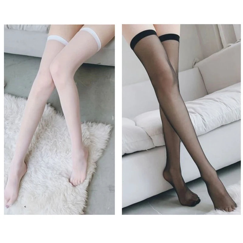 Chaussettes longues sexy noires et blanches au-dessus du genou