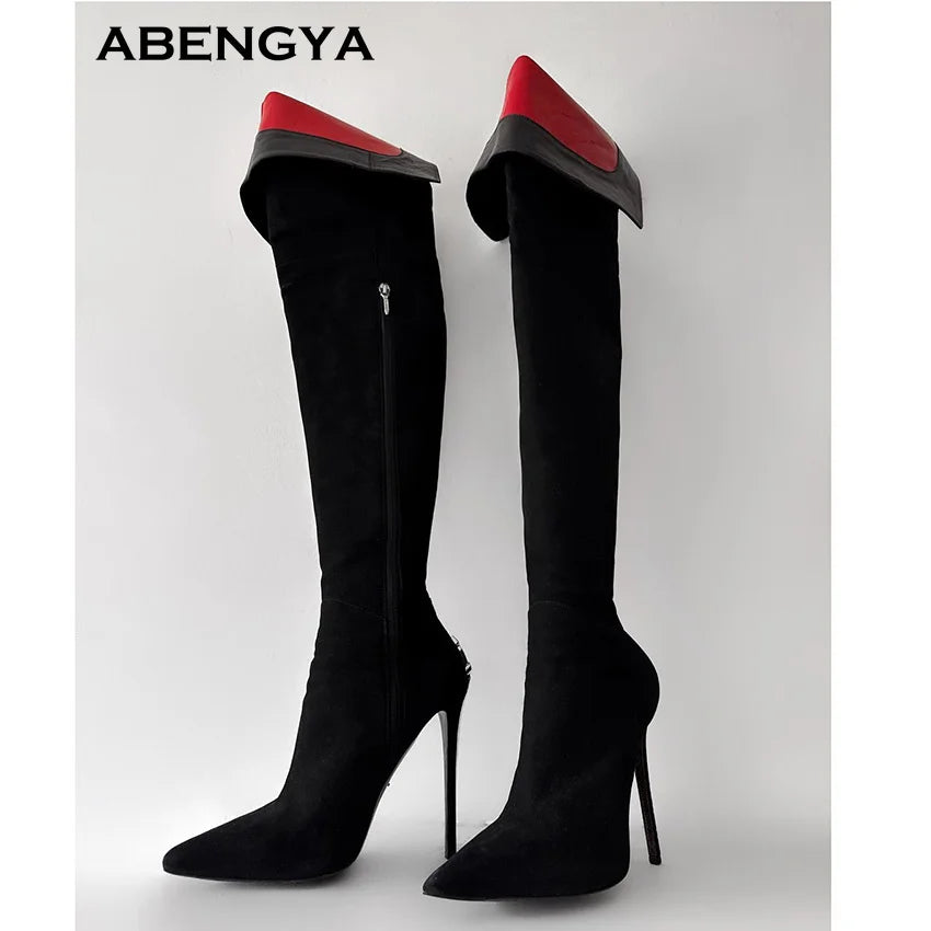 Bottes hautes en daim noir cuissardes à bout pointu