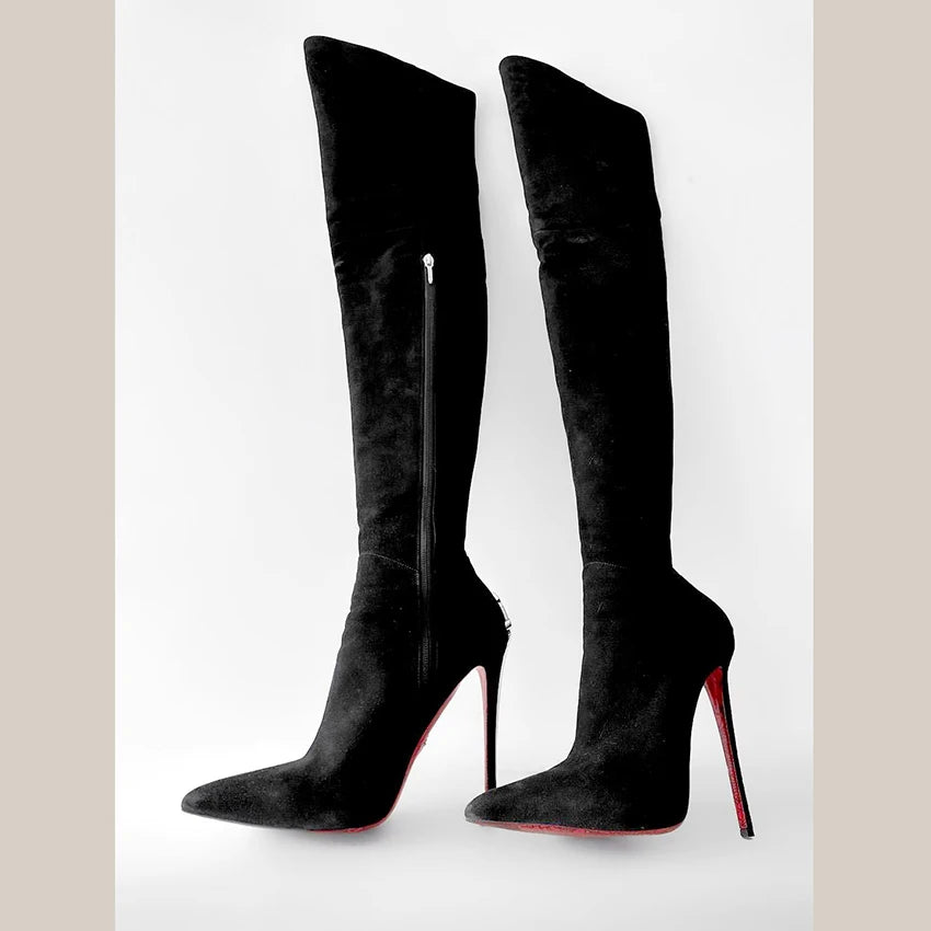 Bottes hautes en daim noir cuissardes à bout pointu