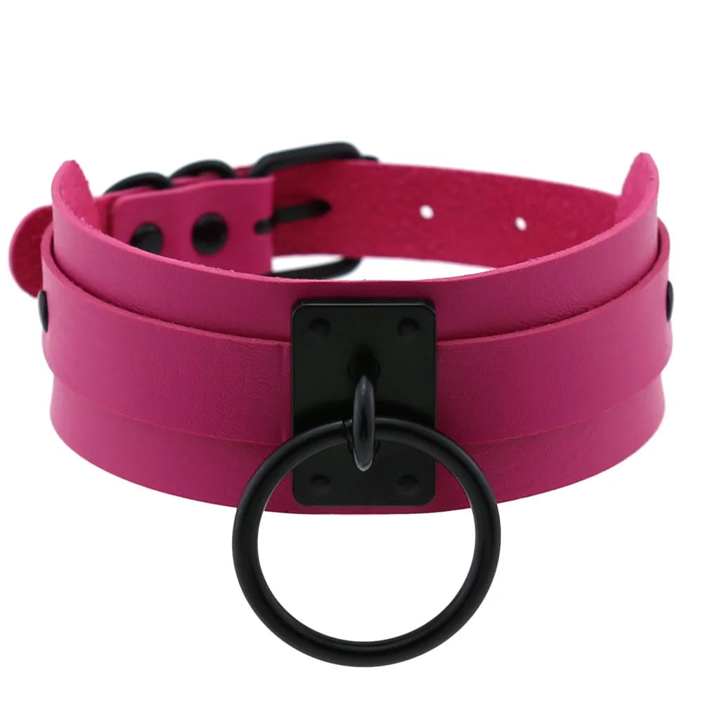 Collier ras du cou noir rond en métal et cuir