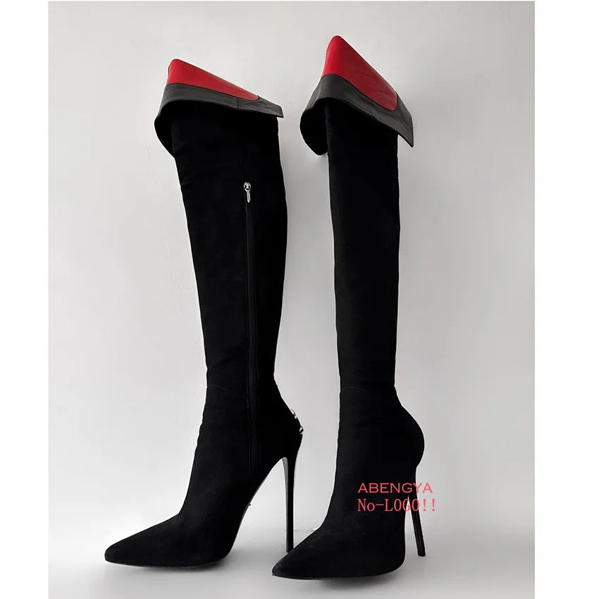 Bottes hautes en daim noir cuissardes à bout pointu