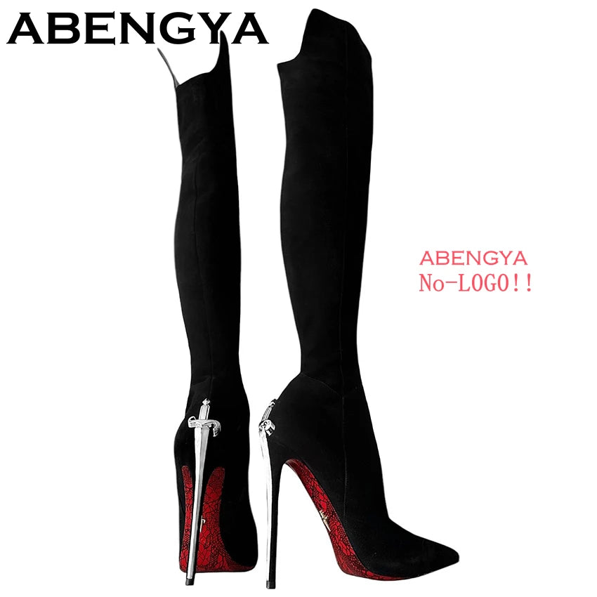 Bottes longues à bout pointu et talons hauts