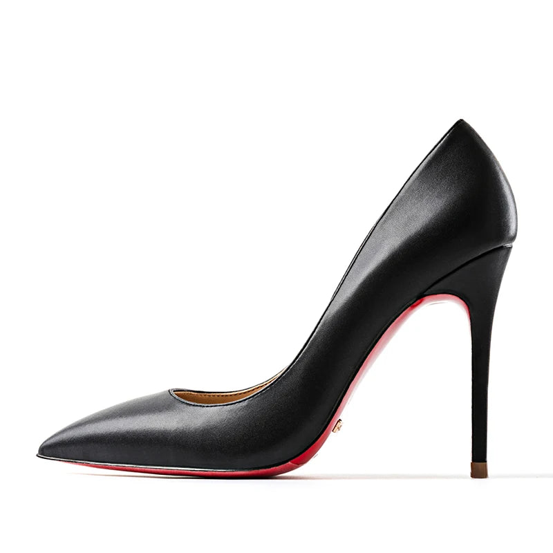 Escarpins à talons hauts de 12 cm noires et mates, à bout pointu