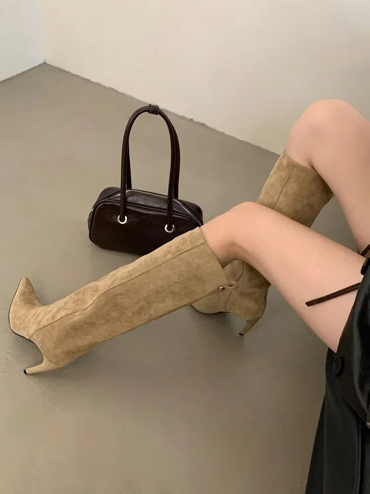Bottes hautes chaussures à talons fins
