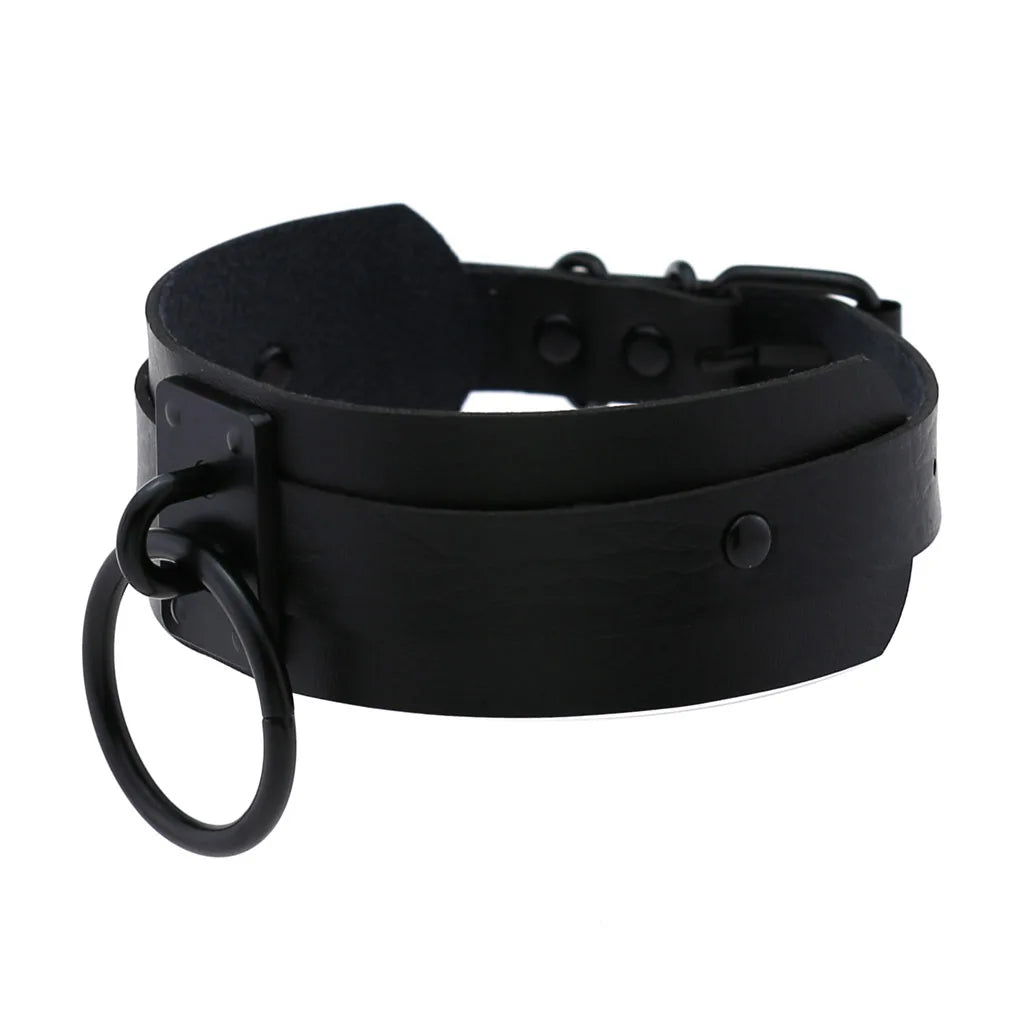Collier ras du cou noir rond en métal et cuir