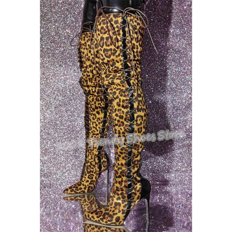 Bottes sexy à talons hauts et bout pointu