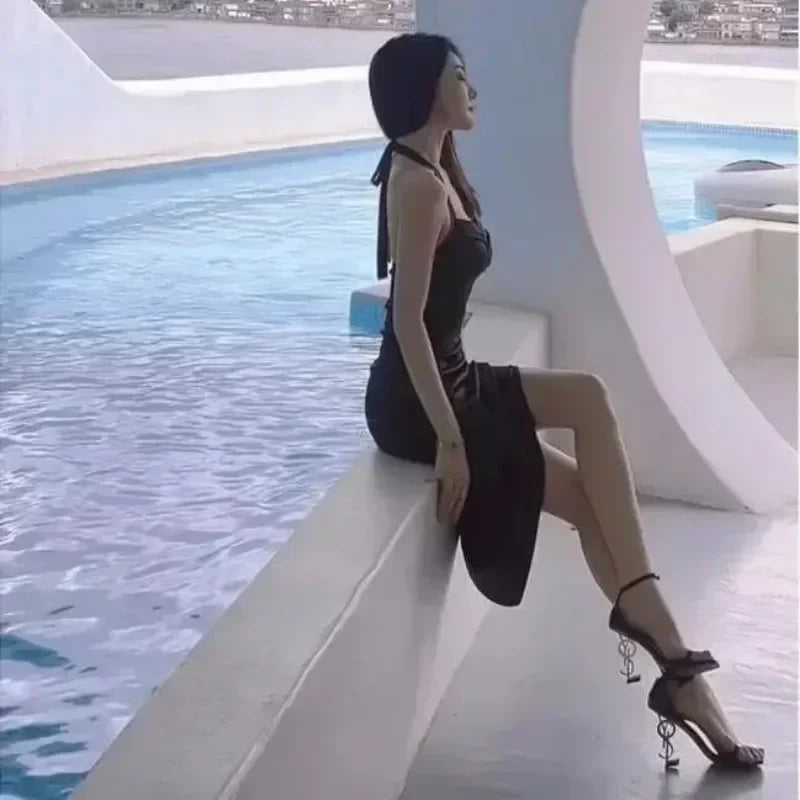 Talons hauts noirs sexy, escarpins pointus en daim, élégantes