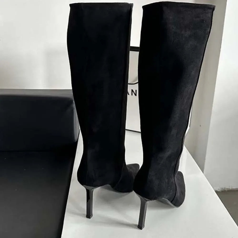 Bottes à talons hauts pointues