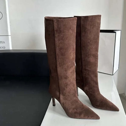 Bottes à talons hauts pointues