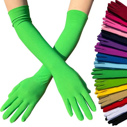 Gants, nœud floqué, châle en dentelle