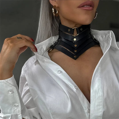 Collier cuir ceinture rivets