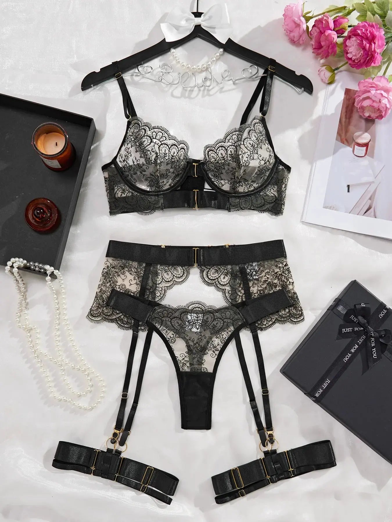 Lingerie dentelle soutien-gorge et slip avec jarretière et jambe anneau ensemble sous-vêtements romantique Clickbing Market