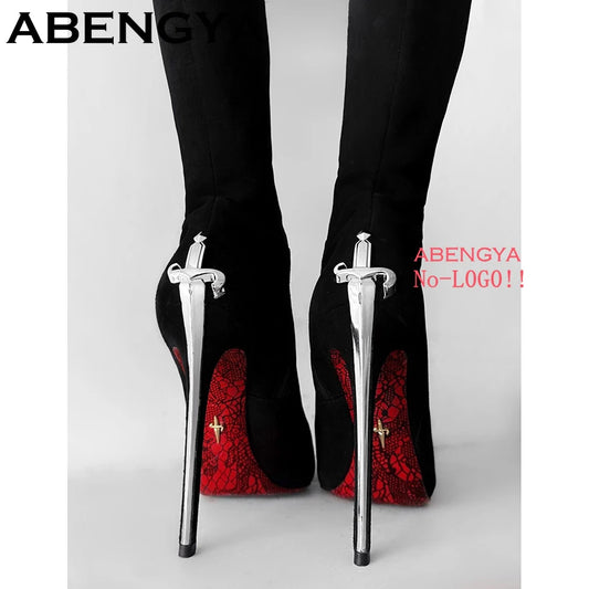 Bottes longues à bout pointu et talons hauts