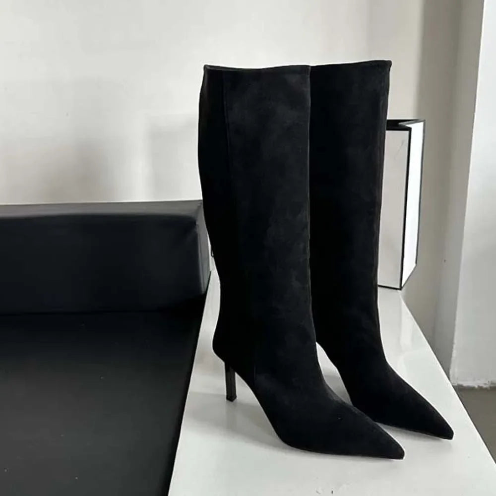 Bottes à talons hauts pointues