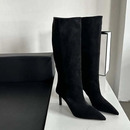 Bottes à talons hauts pointues
