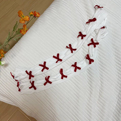 Gants, nœud floqué, châle en dentelle