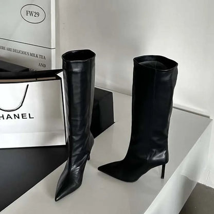 Bottes à talons hauts pointues