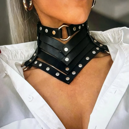 Collier cuir ceinture rivets