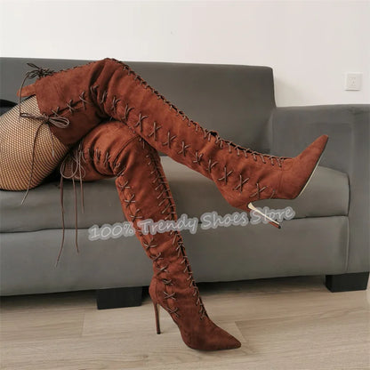 Bottes sexy à talons hauts et bout pointu
