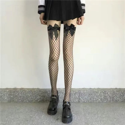 Chaussettes longues sexy noires et blanches au-dessus du genou