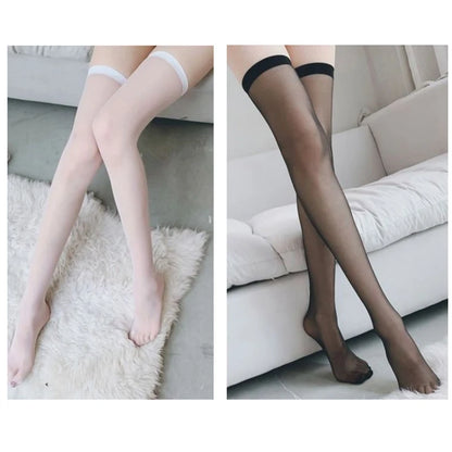 Chaussettes longues sexy noires et blanches au-dessus du genou