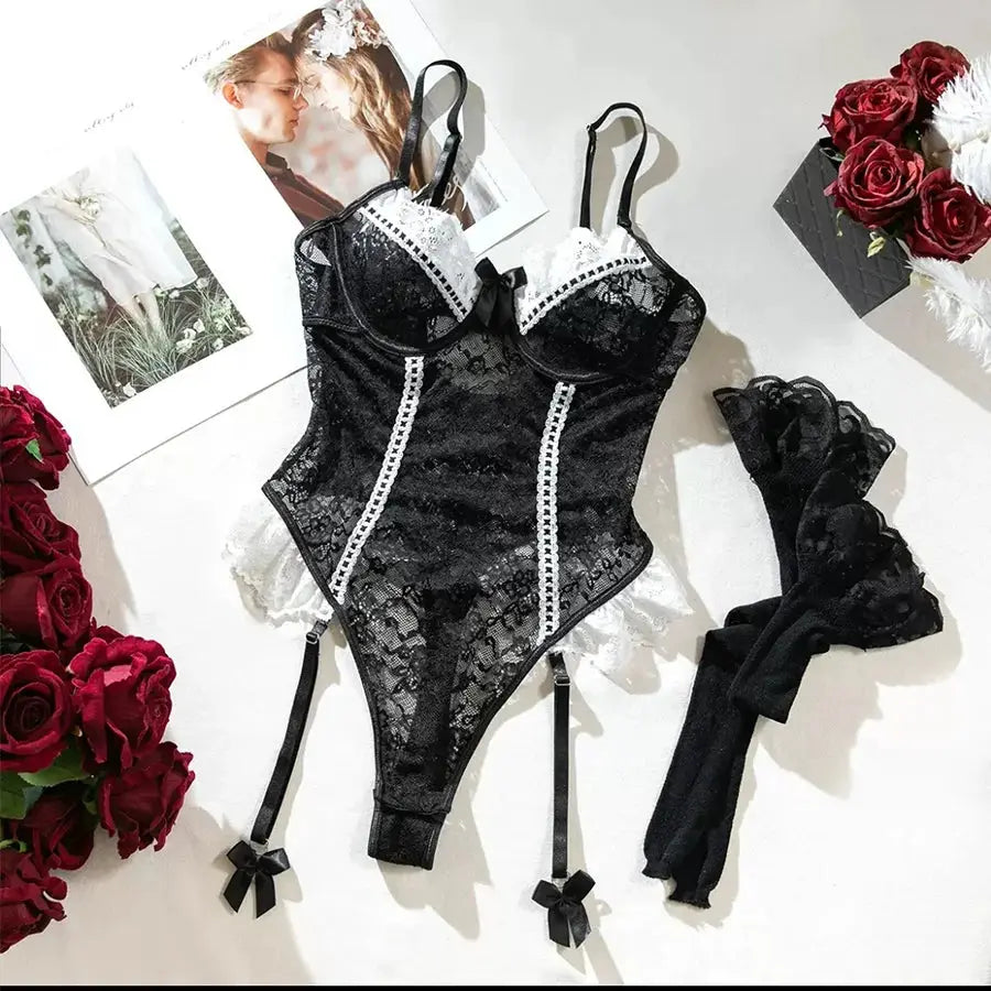 Nouvel ensemble érotique transparent Lingeries Sexy cils dentelle soutien-gorge et jarretelles Sexy Clickbing Market