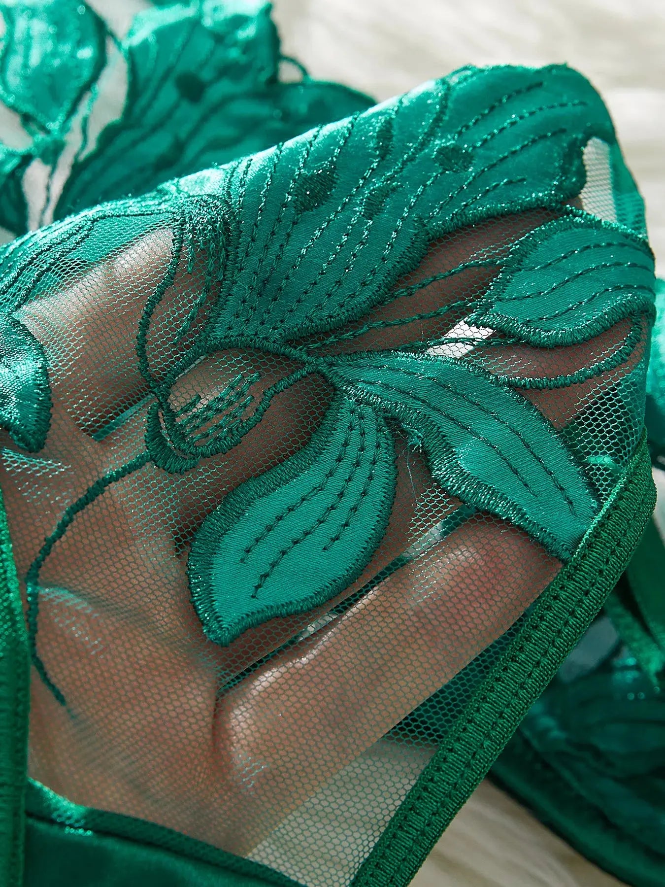 Ensemble de Lingerie Sexy brodé de fleurs pour femmes, Bralette transparente à armatures, soutien-gorge Push Up, culotte, ensemble de 2 pièces Clickbing Market