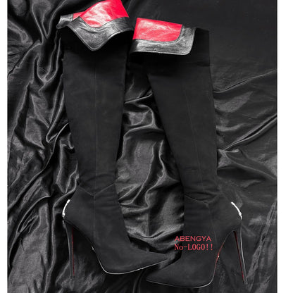 Bottes hautes en daim noir cuissardes à bout pointu