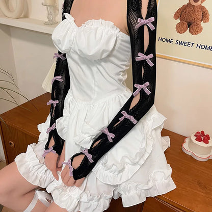 Gants, nœud floqué, châle en dentelle