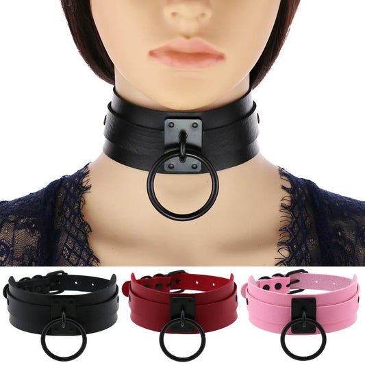 Collier ras du cou noir rond en métal et cuir